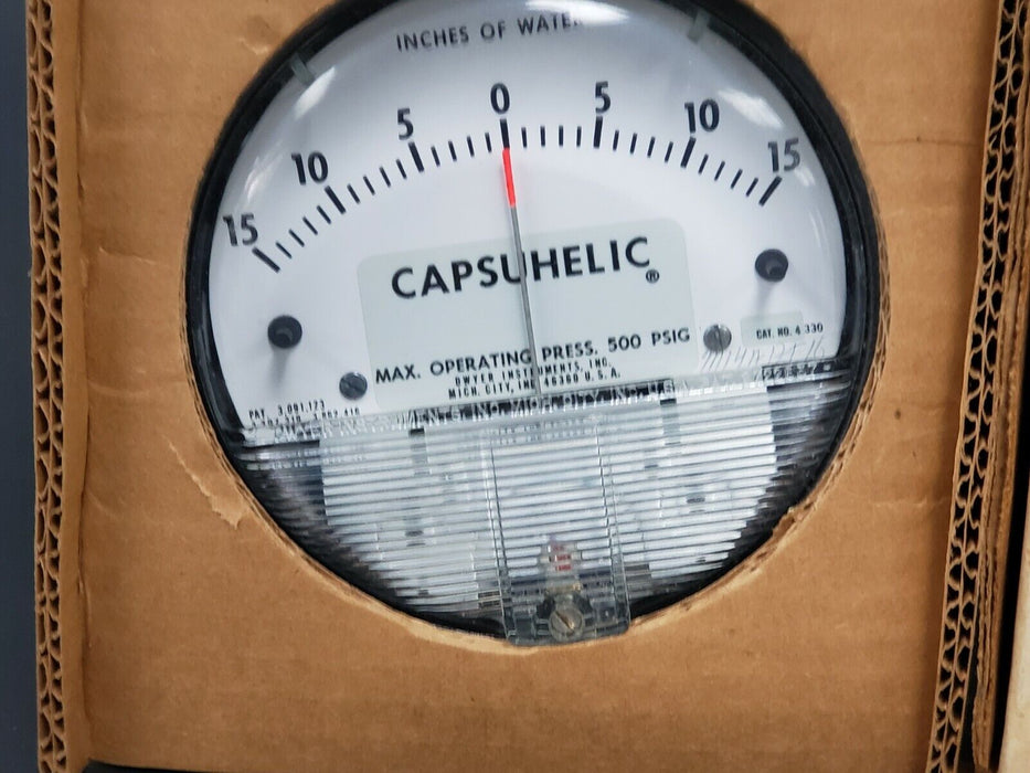 NIB DWYER MODEL 4330 CAPSUHELIC PRESSURE GAGE, 15-0-15" INCHES OF WATER, 500PSIG