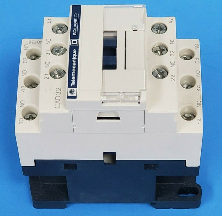 NIB TELEMECANIQUE CAD32G7 CONTROL RELAY 120V 50/60HZ