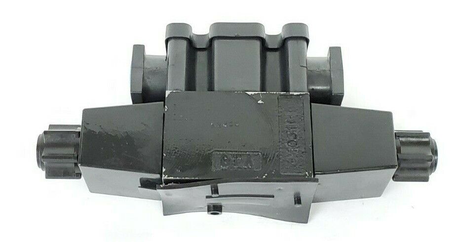 NIB PARKER D1VW20DNQCF72XB034 SOLENOID VALVE 5000PSI, 0.56 AMPS