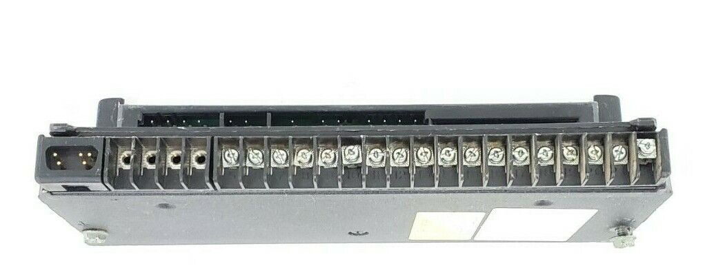 GE FANUC IC660TSD100B TERM. ASSEMBLY 115VAC (MISSING 4 SCREWS)