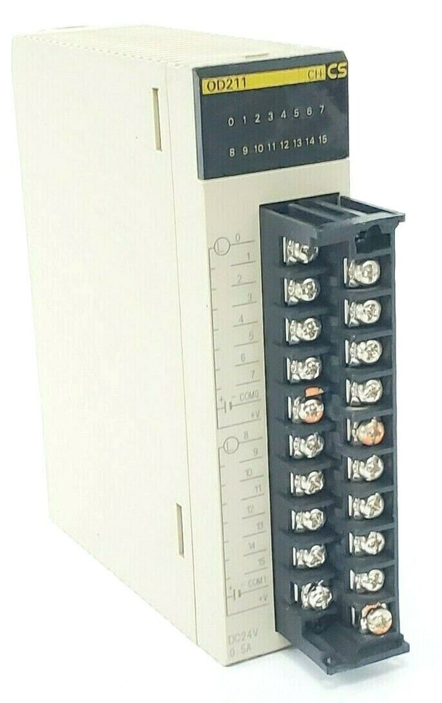 OMRON CS1W-OD211 OUTPUT UNIT CS1WOD211, 24V DC (MISSING COVER)