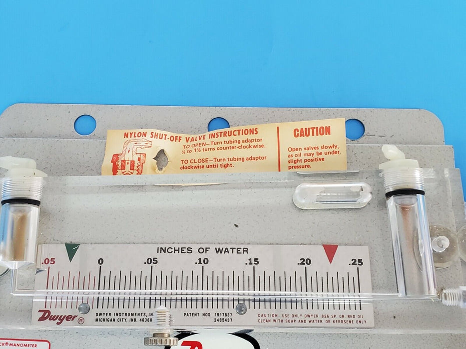 NEW DWYER CAT. NO. 215 INCLINED MANOMETER .05-0-.25 IN. WATER 684 (NO HOSE)