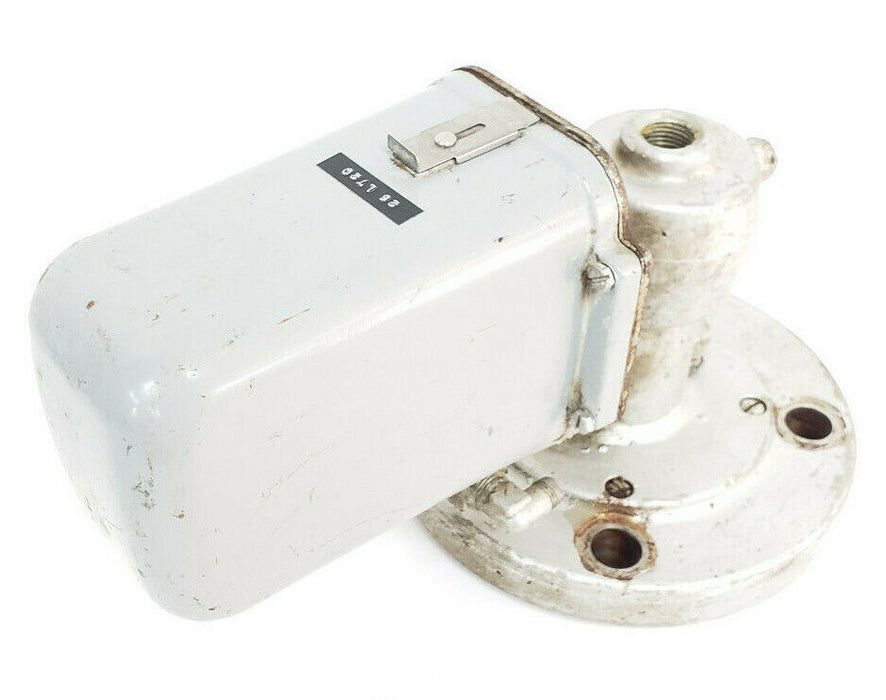FOXBORO 13FEA PNEUMATIC LIQUID LEVEL TRANSMITTER 0-30IN. H2O, 150PSI MWP, 316SS