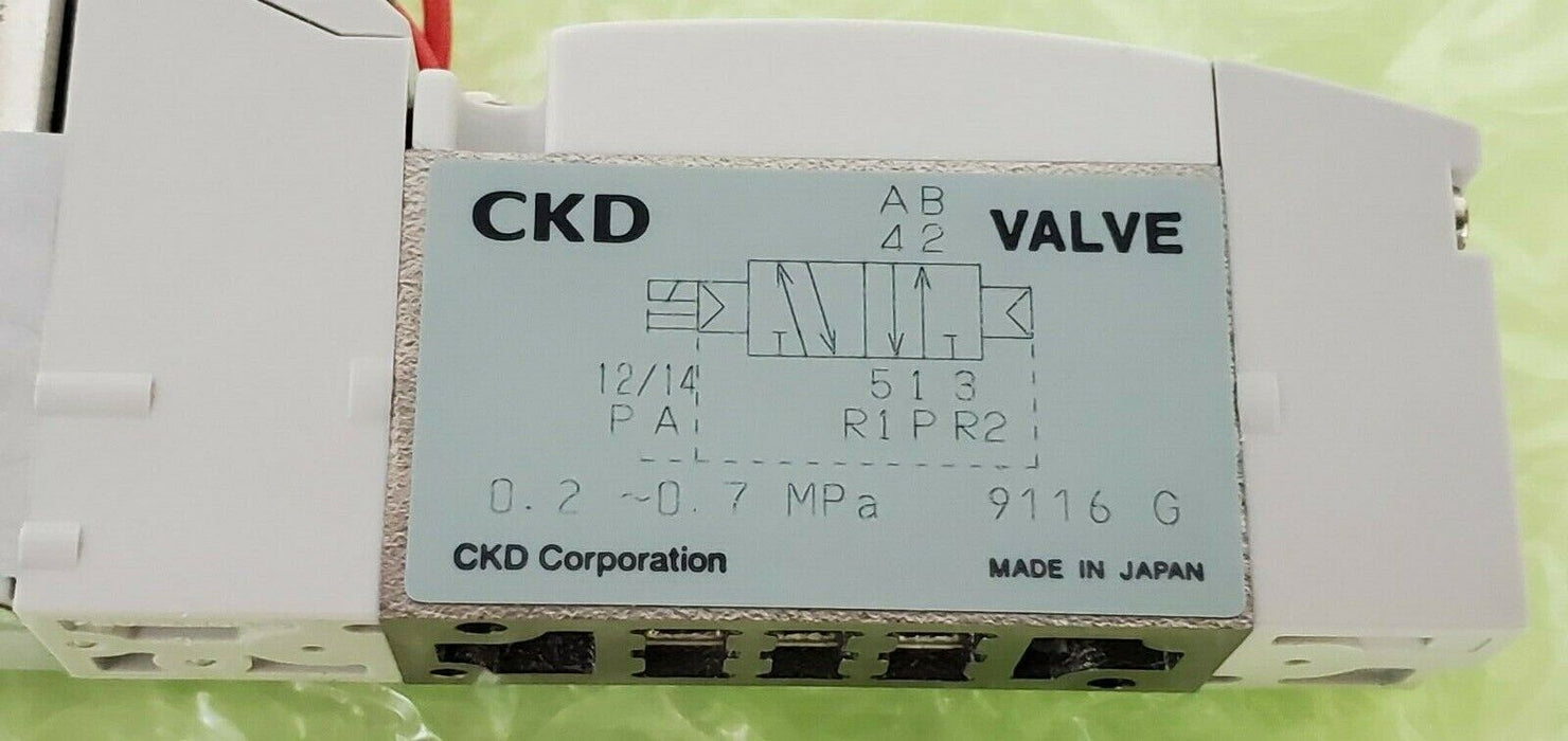 NIB CKD 4GB119R-00-E2K-3 DISCRETE VALVE DC24V 4GB119R00E2K3