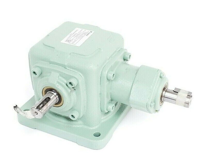 NEW TSUBAKI ED4M-1-LR-O-Y MITER RIGHT ANGLE GEAR REDUCER 1:1 RATIO ED4M-1-LR-0-Y