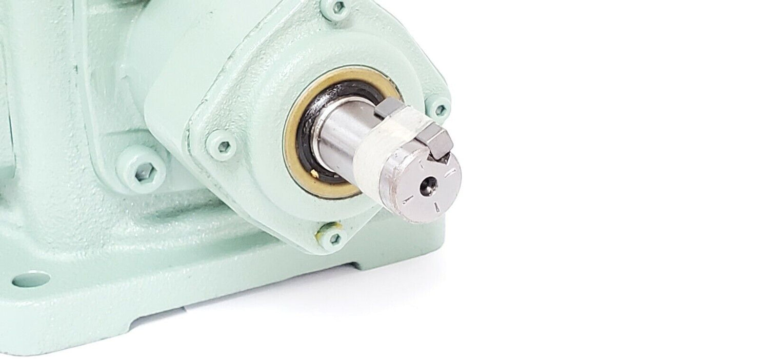 NEW TSUBAKI ED4M-1-LR-O-Y MITER RIGHT ANGLE GEAR REDUCER 1:1 RATIO ED4M-1-LR-0-Y