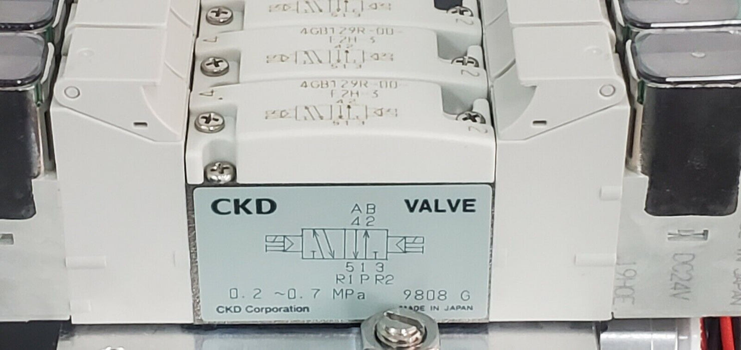 NIB CKD M4GB120R-C6-E2HD-3-3 VALVE MANIFOLD ASSEMBLY DC24V, M4GB120RC6E2HD33