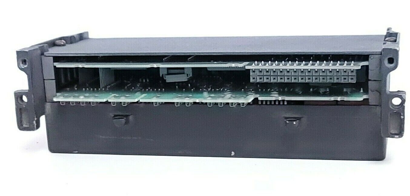 GE FANUC IC660EBD100A I/O MODULE GENIUS 8CIRCUIT 2AMP 115VAC