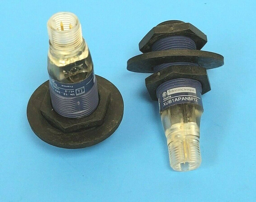 LOT OF 2 TELEMECANIQUE XUR1APANM12 PHOTOELECTRIC SENSORS 12...24VDC