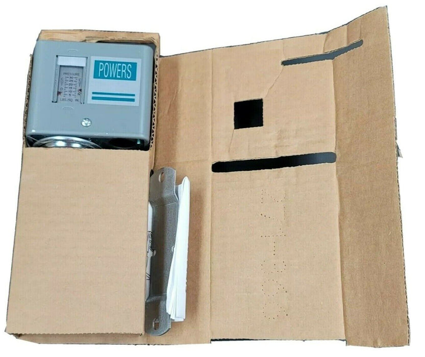 NIB SIEMENS 134-1450 PRESSURE ELECTRIC CONTROL 1341450 RANGE 3/30 PSIG 1/8'' NPT
