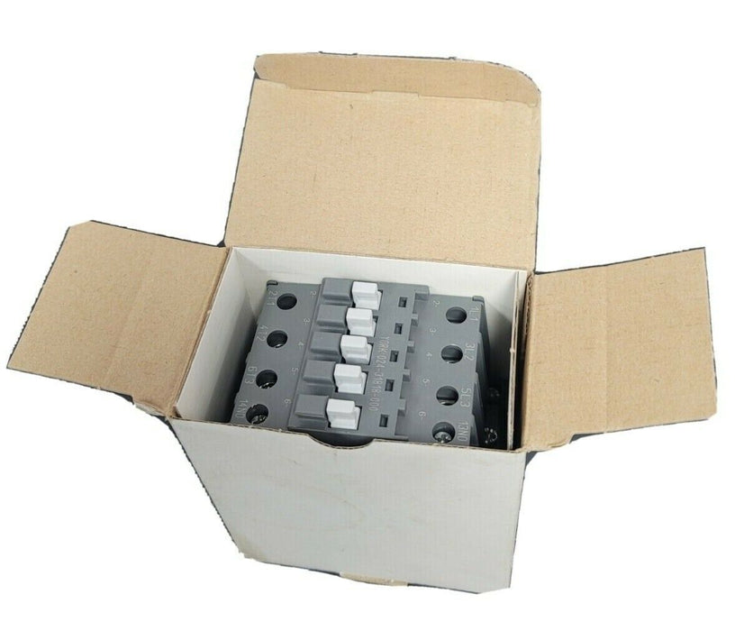 NIB YORK 024-31818-000 CONTACTOR 110-120V 60HZ 110V 50HZ, 02431818000