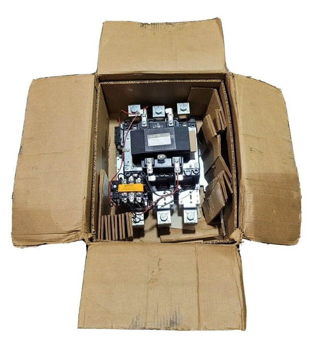 NEW GENERAL ELECTRIC CR305G004 CONTACTOR 3 POLE SIZE 5