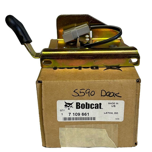 NEW BOBCAT 7 109 661 / 7109661 S590 LATCH DOOR OEM