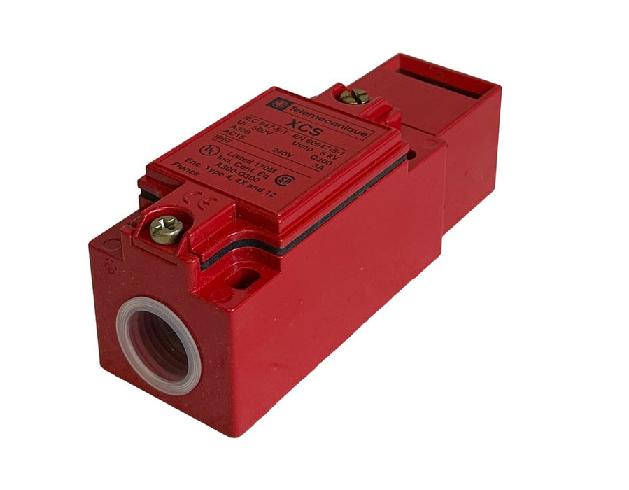 NEW TELEMECANIQUE XCS-A503 / XCSA503 SAFETY LIMIT SWITCH 240V 3A IP67