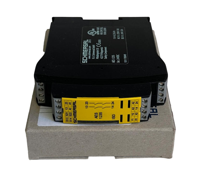 NEW SCHMERSAL AES-1235 / AES1235 SAFETY CONTROLLER RELAY 24VDC 101170049