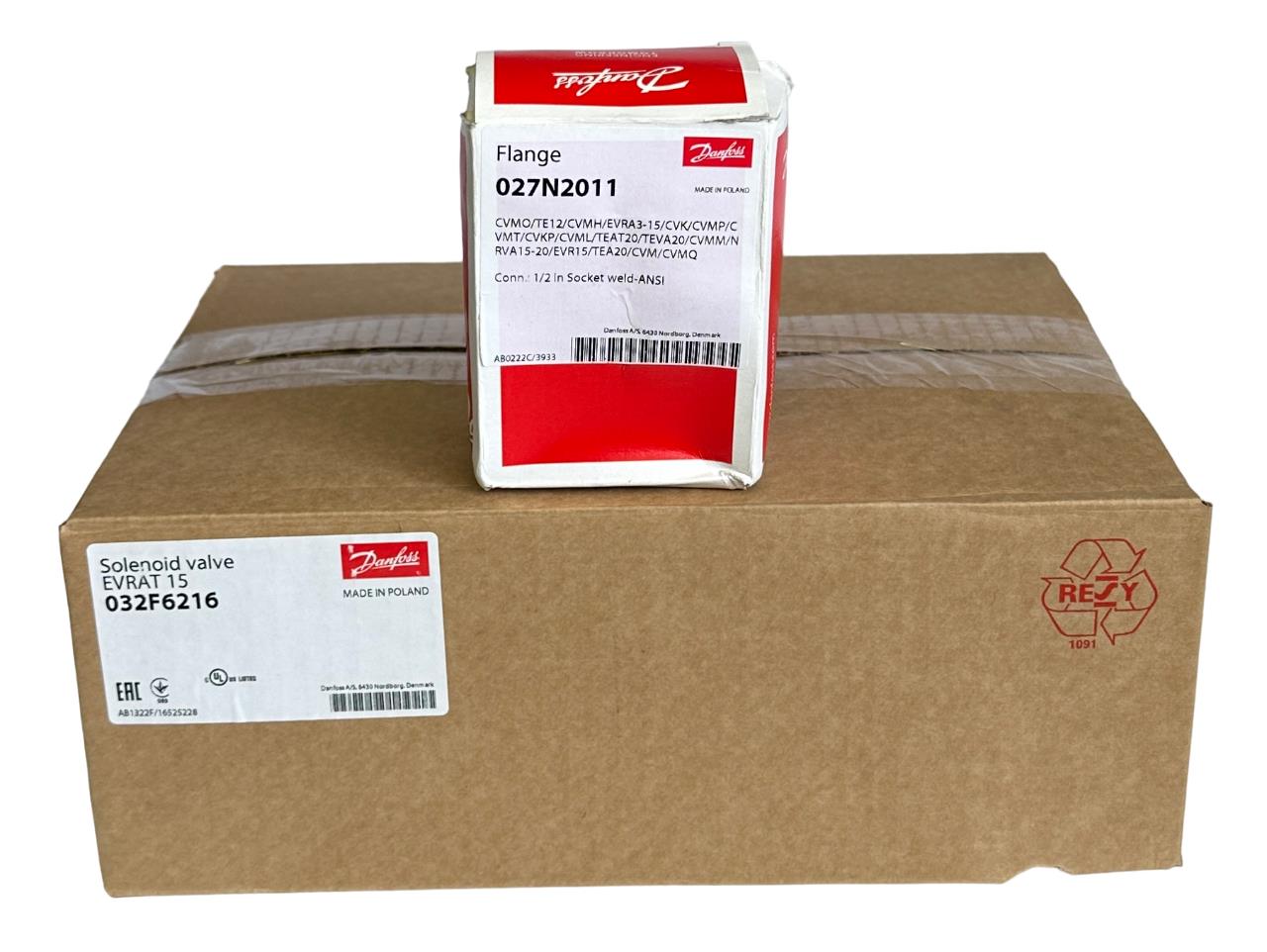 NEW DANFOSS 032F6216 EVRAT-15 SOLENOID VALVE W/ DANFOSS 027N2011 FLANGE SET NOS