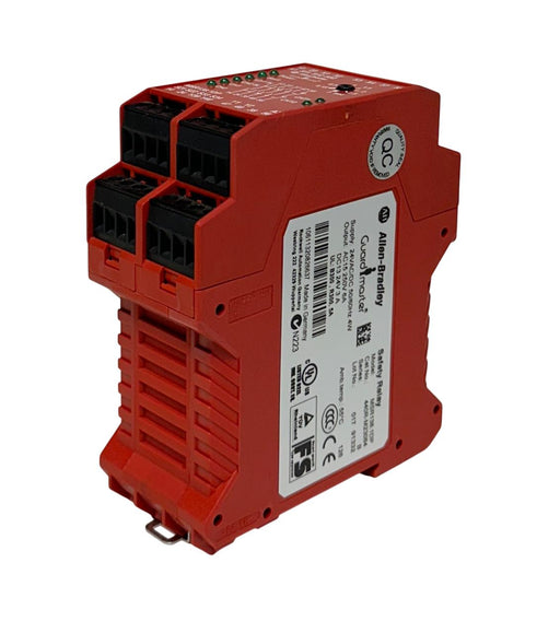 ALLEN BRADLEY 440R-M23084 /B Guardmaster SAFETY RELAY MSR138.1DP 24VAC/DC USNP