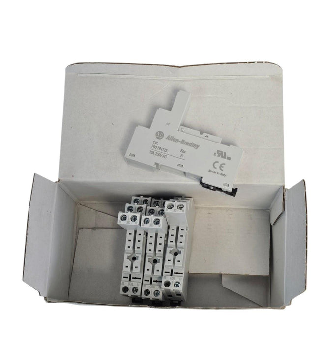BOX OF 4 NEW ALLEN BRADLEY 700-HN123 8-PIN SOCKETS 700HN123 SER. A