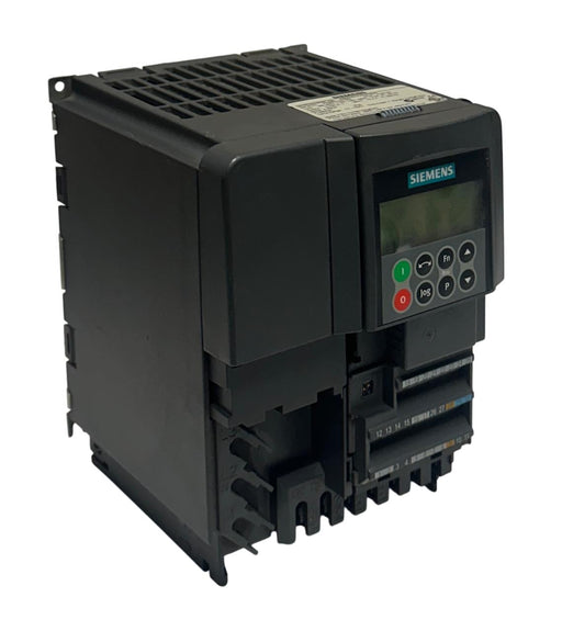 SIEMENS 6SE6440-2UD24-0BA1 / 6SE64402UD240BA1 MICROMASTER 440 DRIVE 4kW USNP