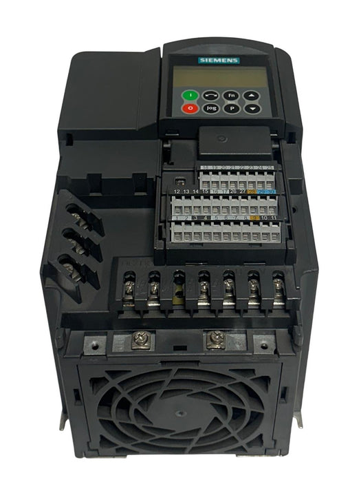 SIEMENS 6SE6440-2UD24-0BA1 / 6SE64402UD240BA1 MICROMASTER 440 DRIVE 4kW USNP