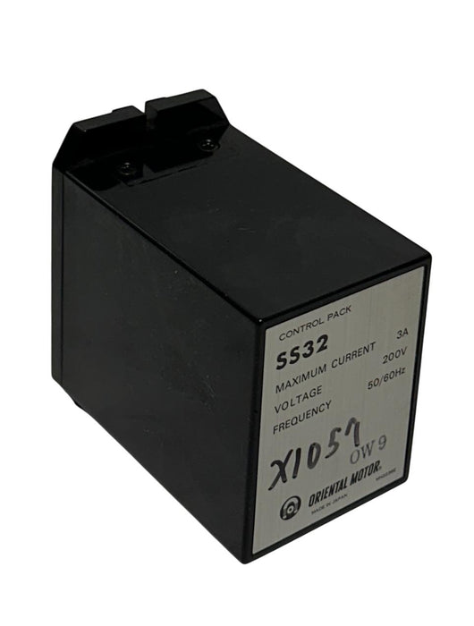 ORIENTAL MOTOR SS32 CONTROL PACK SPEED MODULE 3A 200V 50/60Hz BLACK USMP