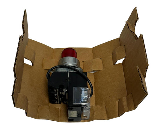 2 SIEMENS 52PA6G2A Oil Tight PUSH TO TEST PILOT LIGHTS 120VAC RED 1NO-1NC NSMP