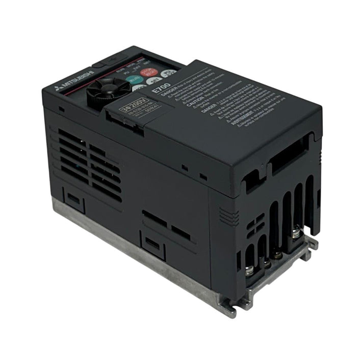 MITSUBISHI FR-E720-015-NA / FRE720015NA COMPACT INVERTER E700 200-240VAC NSMP