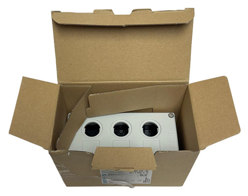 2 SIEMENS 3SB3 803-0AA3 / 3SB38030AA3 EMPTY ENCLOSURES FOR COMMAND DEVICES NSMP