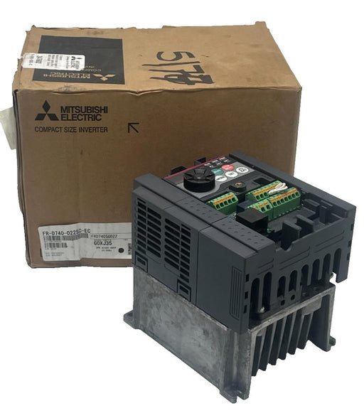 MITSUBISHI FR-D740-022SC-EC COMPACT SIZE INVERTER 3PH 400V 50/60Hz 2.2A 1HP
