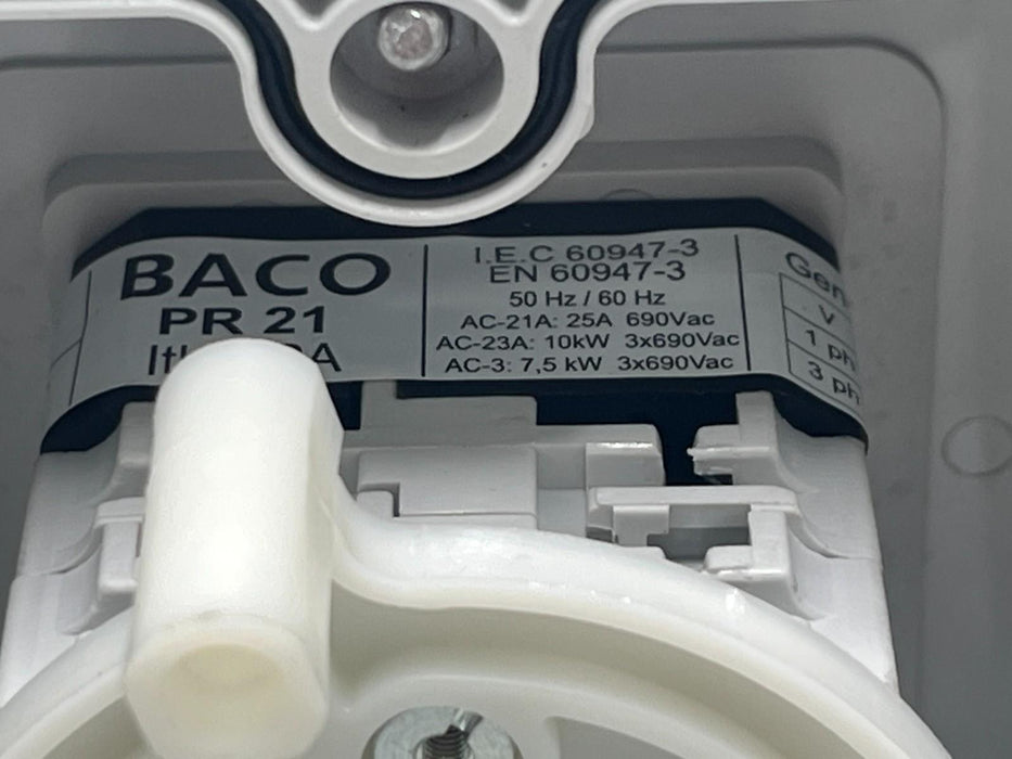 BACO TS3XV483A Rotary Disconnect Switch 3Pole 20A/32A Panel Mount On/Off YEL/RED