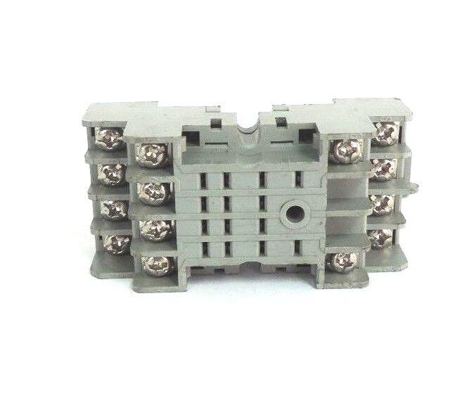 LOT OF 4 DAYTON 2A584E SOCKET RELAYS 7A 300VAC